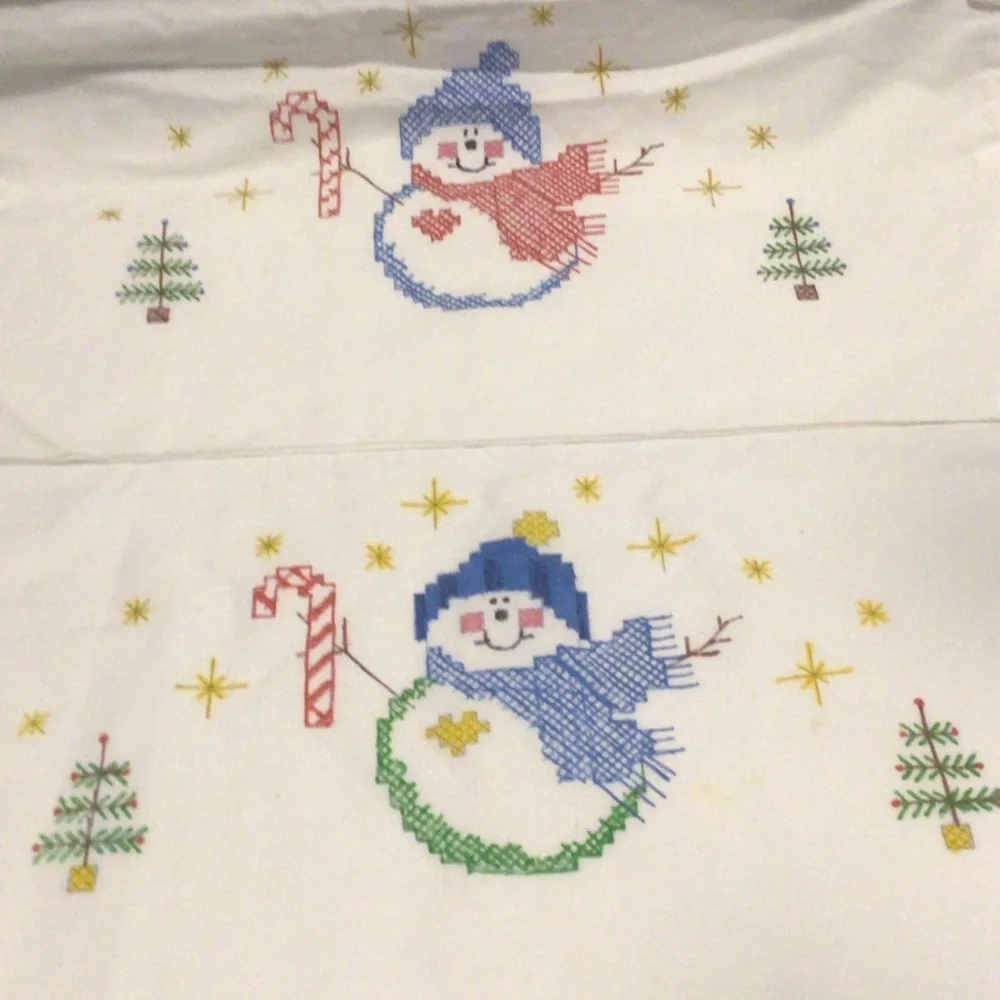 White Snowman Cross-Stitch Pillowcase Set - Festive Holiday Bedding